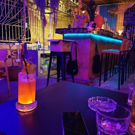 Stash Hostel Банкок Екстериор снимка